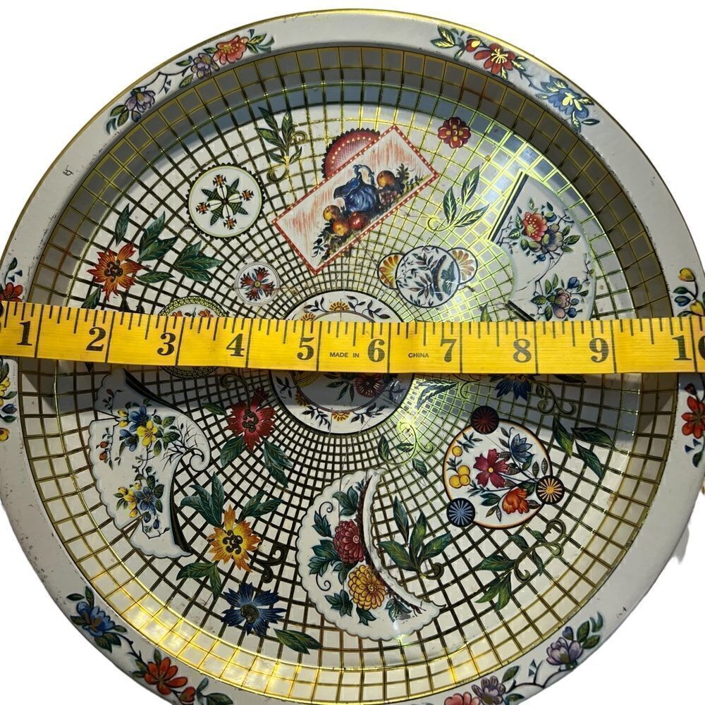 Vintage Daher Decorated Ware England  tin round decorative round tray